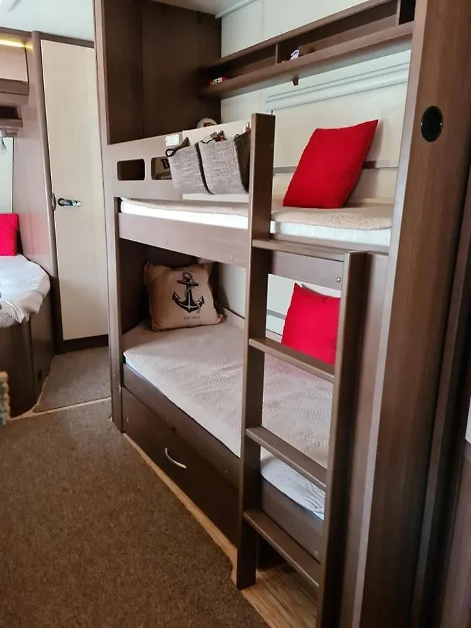 Ultimate Caravan Experience - 1St Line Gradina Hotel Szozopol 0*,
