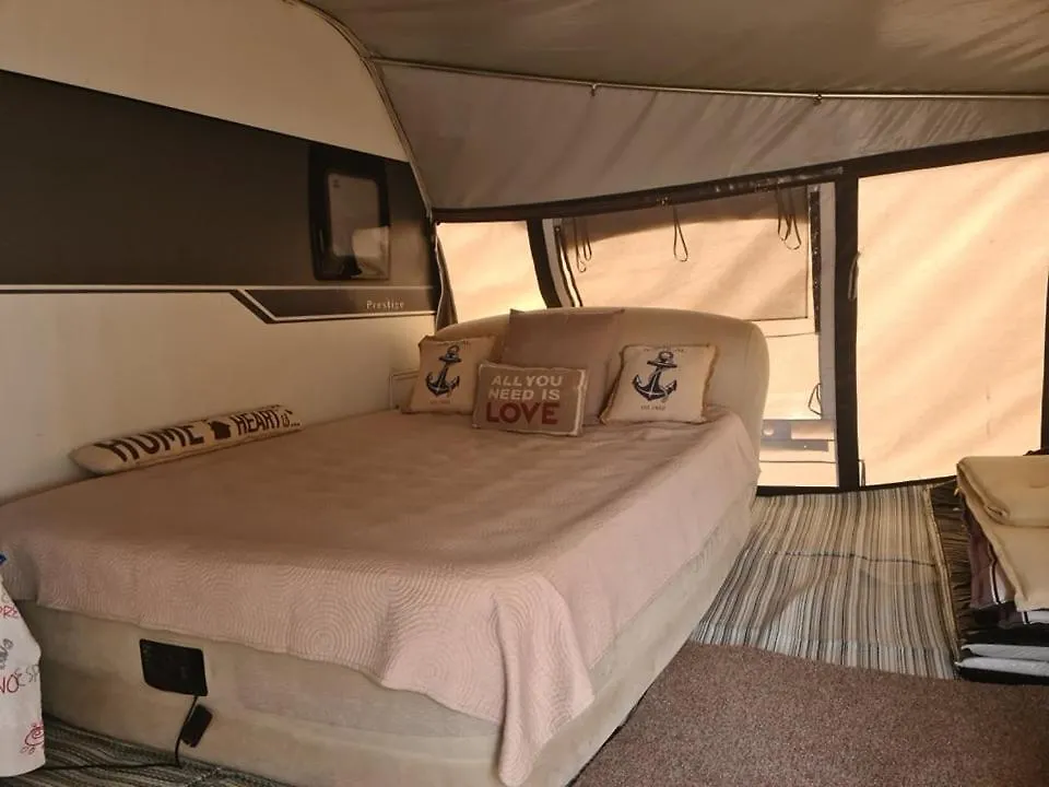 Ultimate Caravan Experience - 1St Line Gradina Hotel Szozopol 0*,  Bulgária